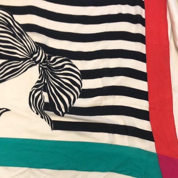 Louis Feraud silk scarf - Picture 8 of 9